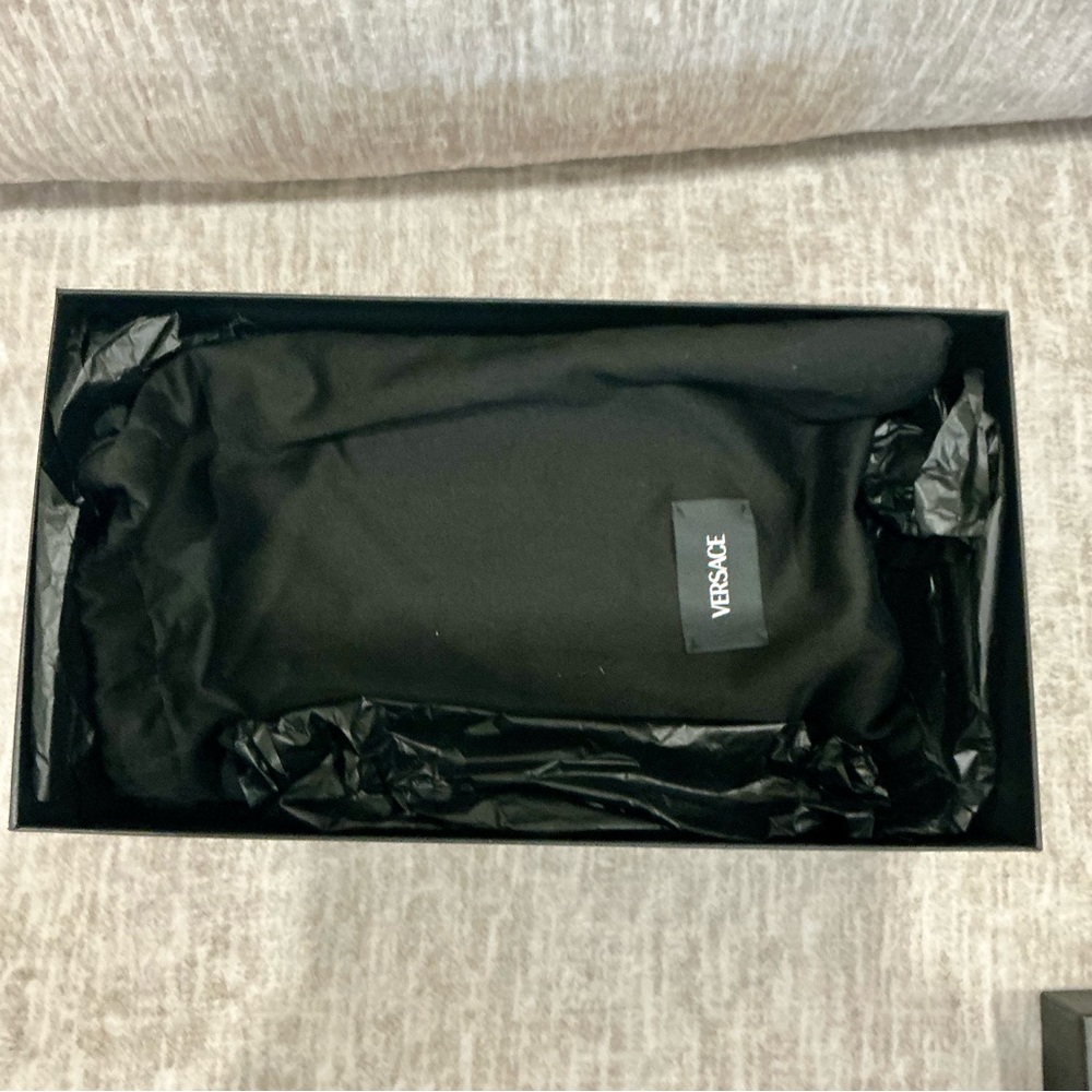 ✨💎NWOT💎✨VERSACE LE MEDUSA CROSSBODY/SHOULDER BAG FULL INCLUSION - Picture 9 of 10